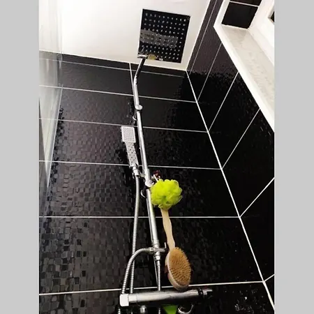 Appt En Duplex, Centre-Ville, Jardin, Terrasse, Parking A 5 Min A Pied De La Plage بيت للعطل