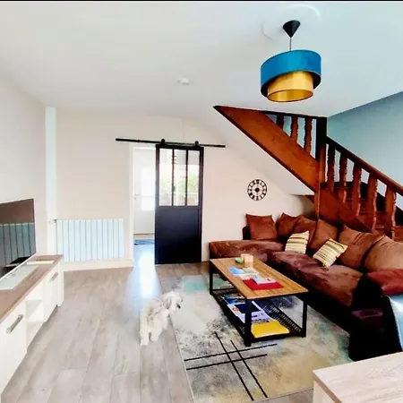 بيت للعطل Appt En Duplex, Centre-Ville, Jardin, Terrasse, Parking A 5 Min A Pied De La Plage *